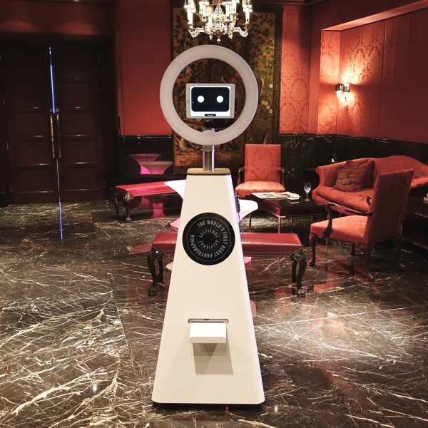 Gifie Robot — interactive event activation by Gifie