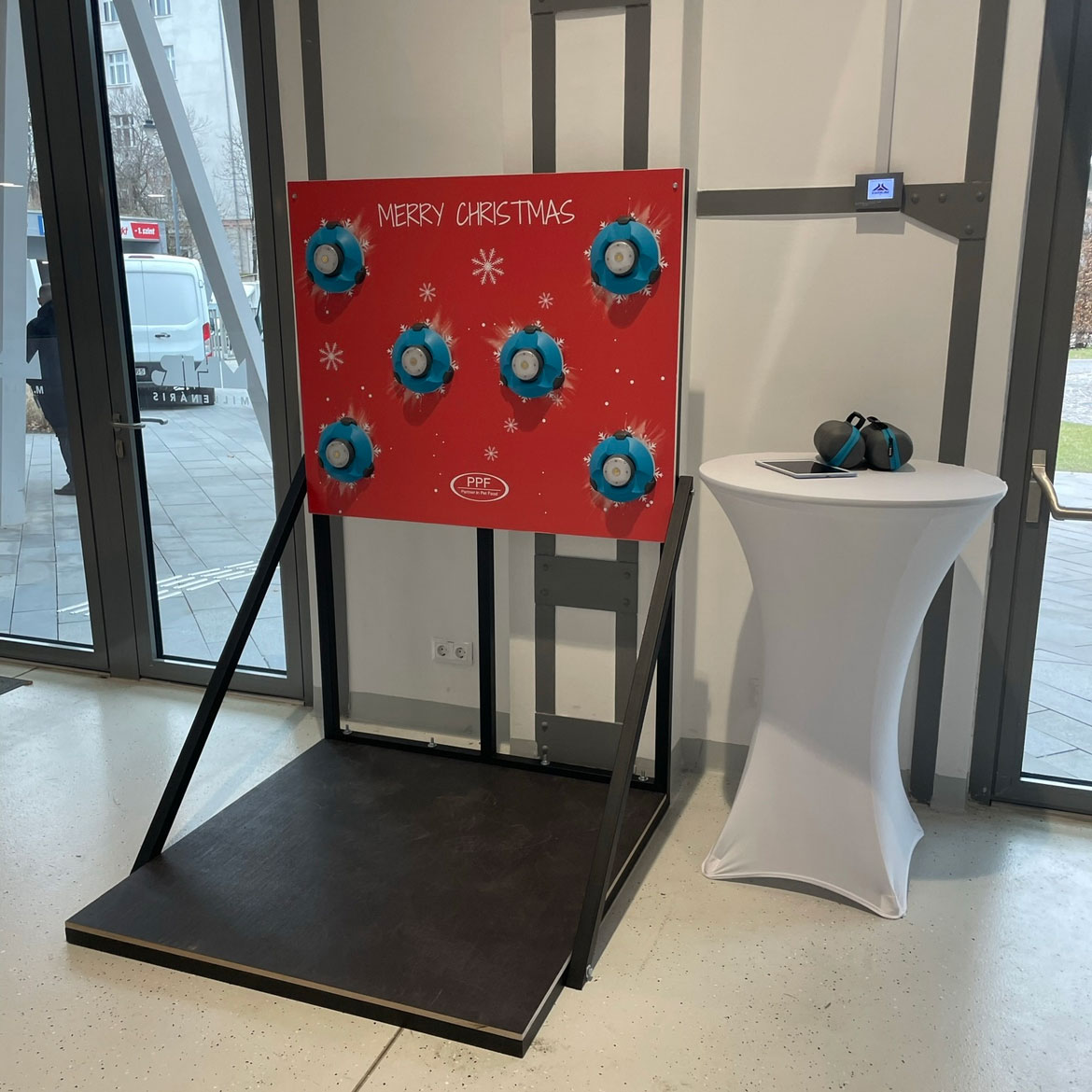 TapTap at a live event — photo 1