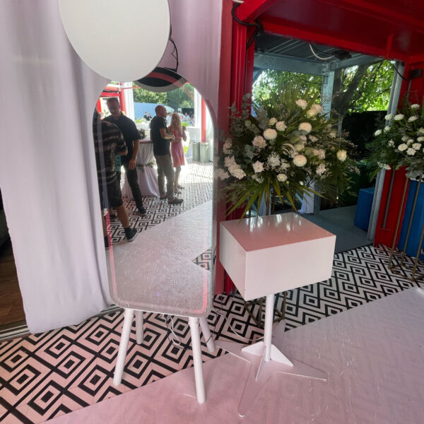 Gifie Mirror at a live event — photo 1