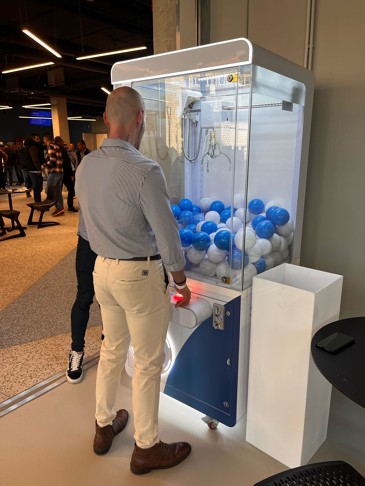 Claw Game XL at a live event — photo 1