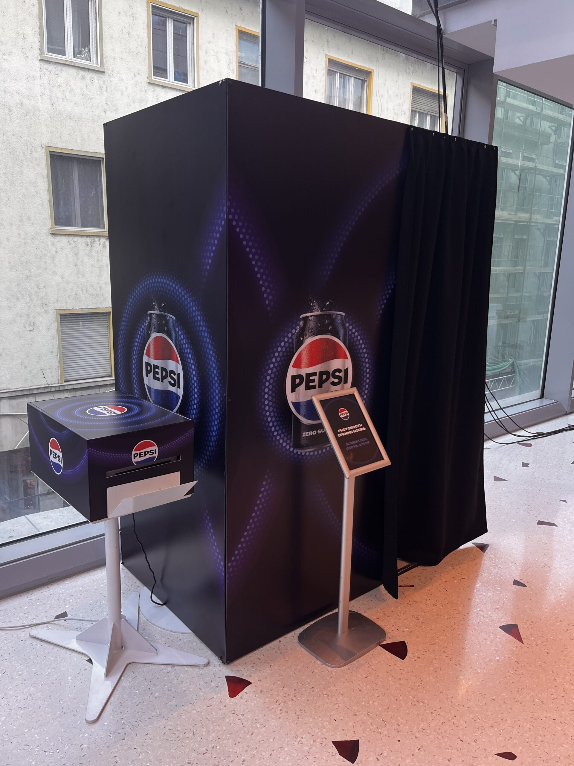 Gifie Photo Booth at a live event — photo 2