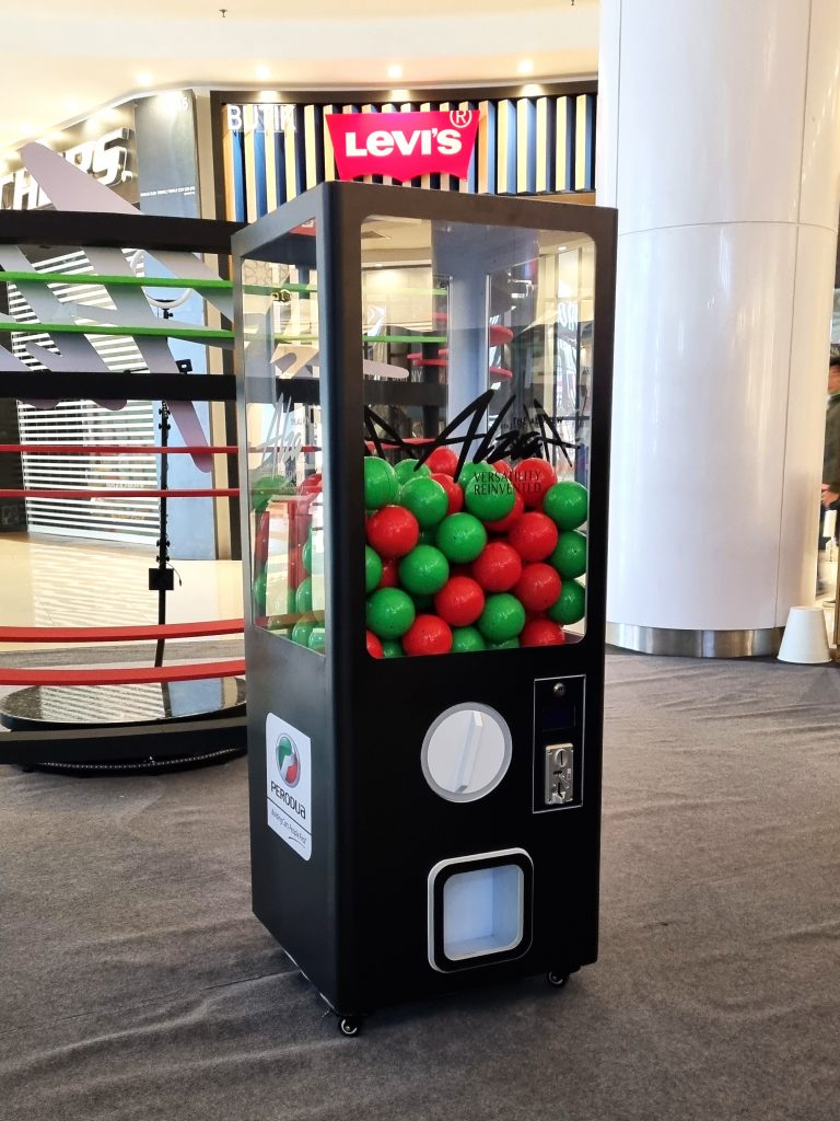 Spin To Win at a live event — photo 1