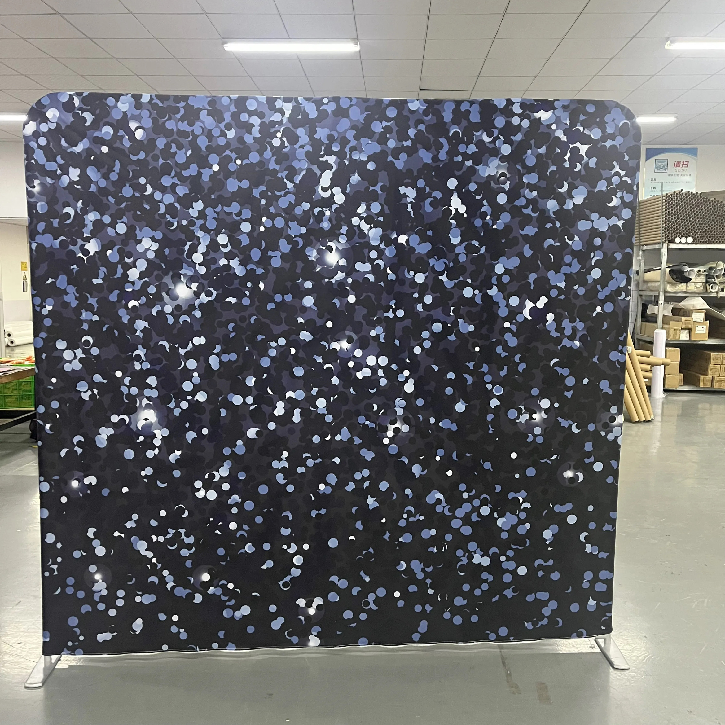 Black Glitter Round photo backdrop for events