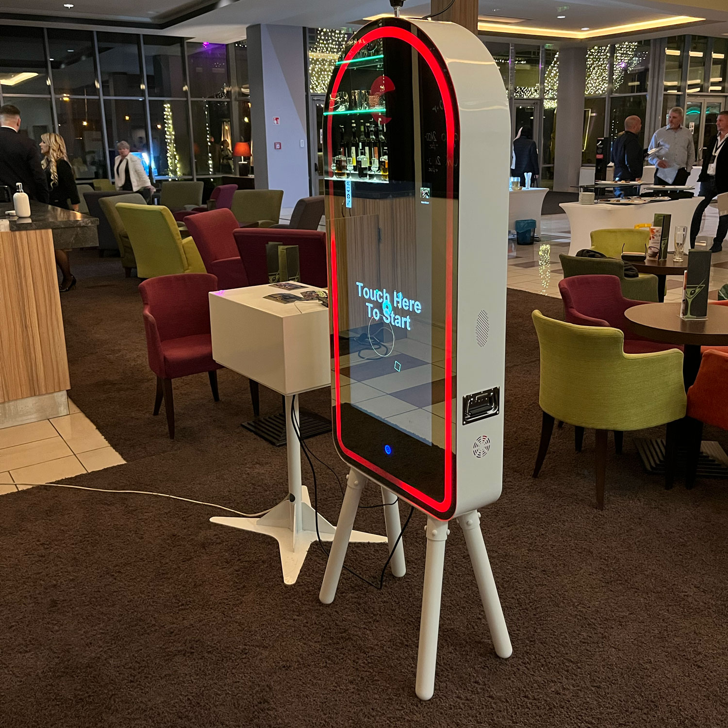 Gifie Mirror at a live event — photo 2